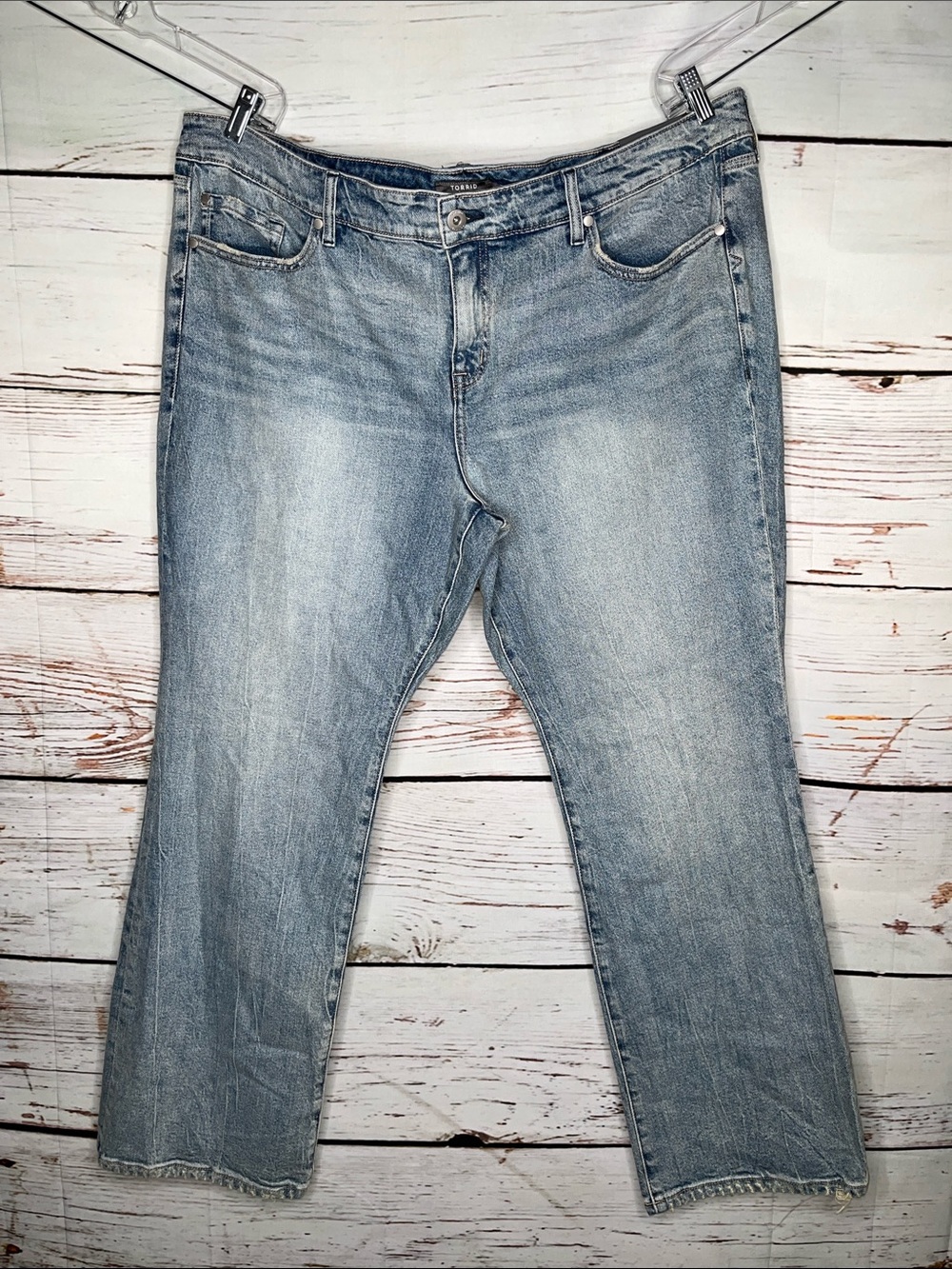 Torrid NWT Size 24 R Light Blue Denim Mid Rise Slim Bootcut Jeans